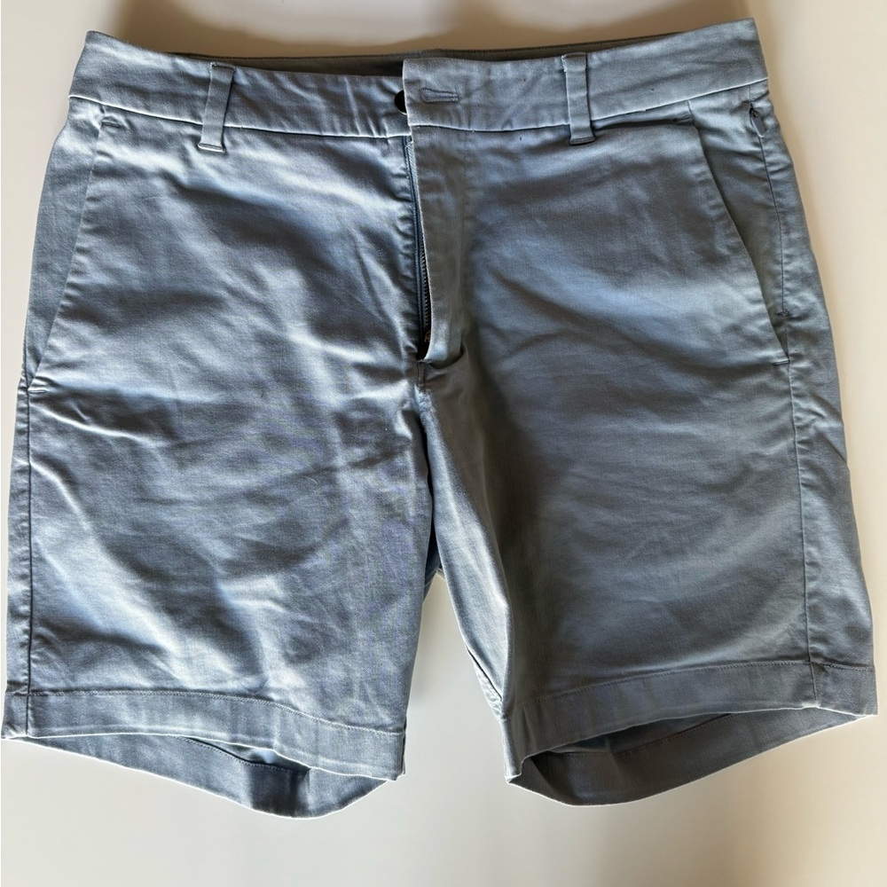 Lululemon men’s classic fit 7” shorts